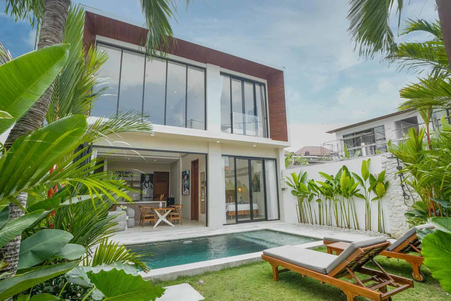 MODERN TROPICAL STYLE 2 BEDROOM VILLA FOR SALE LEASEHOLD IN NORTH CANGGU BE-2120 